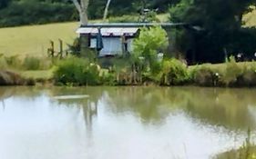 Peaceful Ensuite Lakeside Cabin 'Tench'